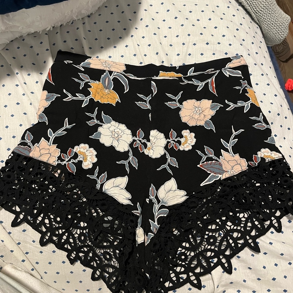 Small top and XS bottoms. Kendall & Kylie set.
